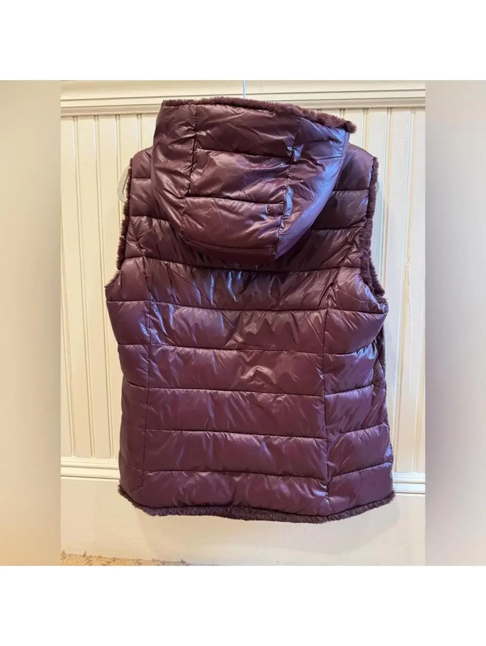 Be Boundless Burgundy Reversible hooded Faux Fur quilted vest NWOT L